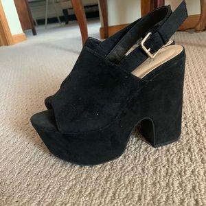 NASTY GAL BLACK PLATFORM HEELS!